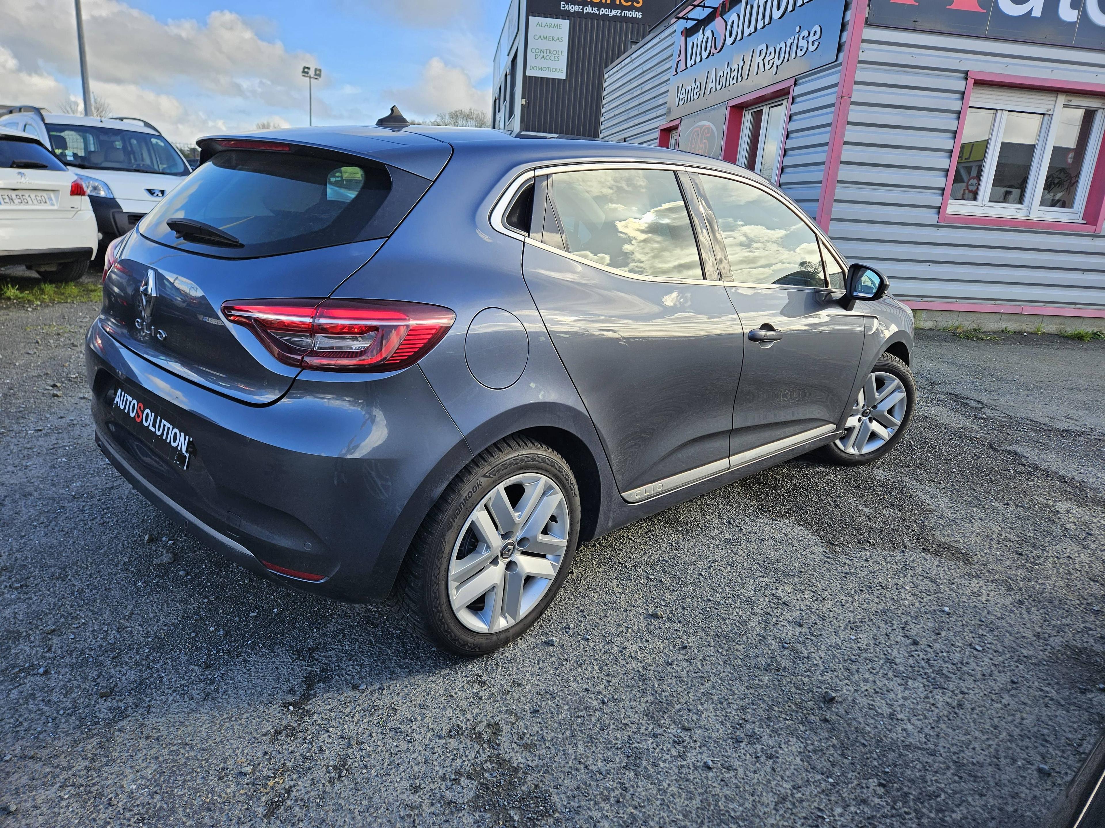RENAULT CLIO