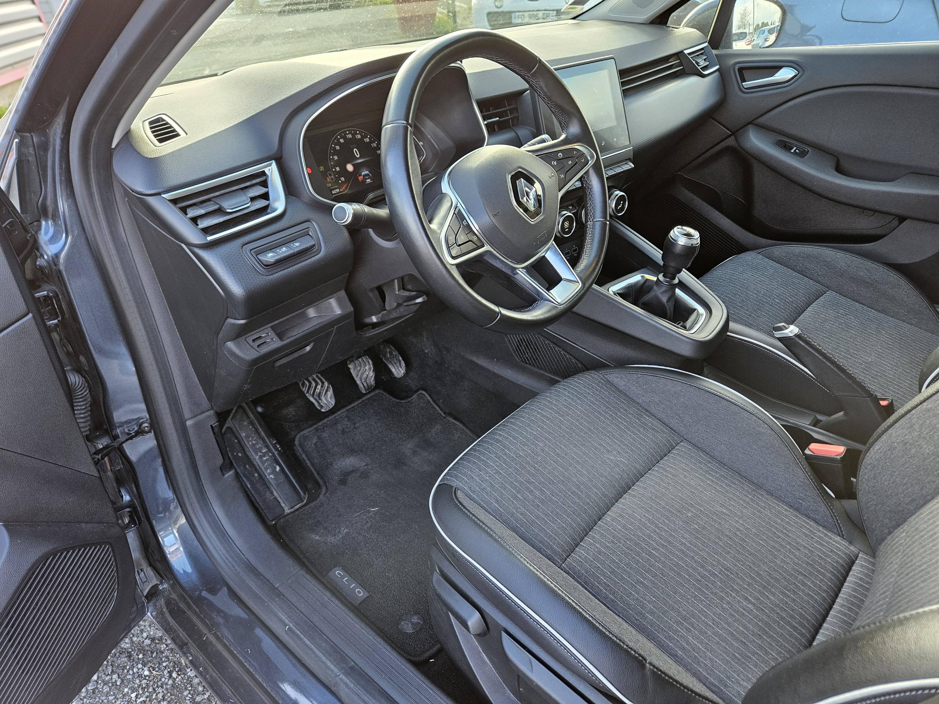 RENAULT CLIO