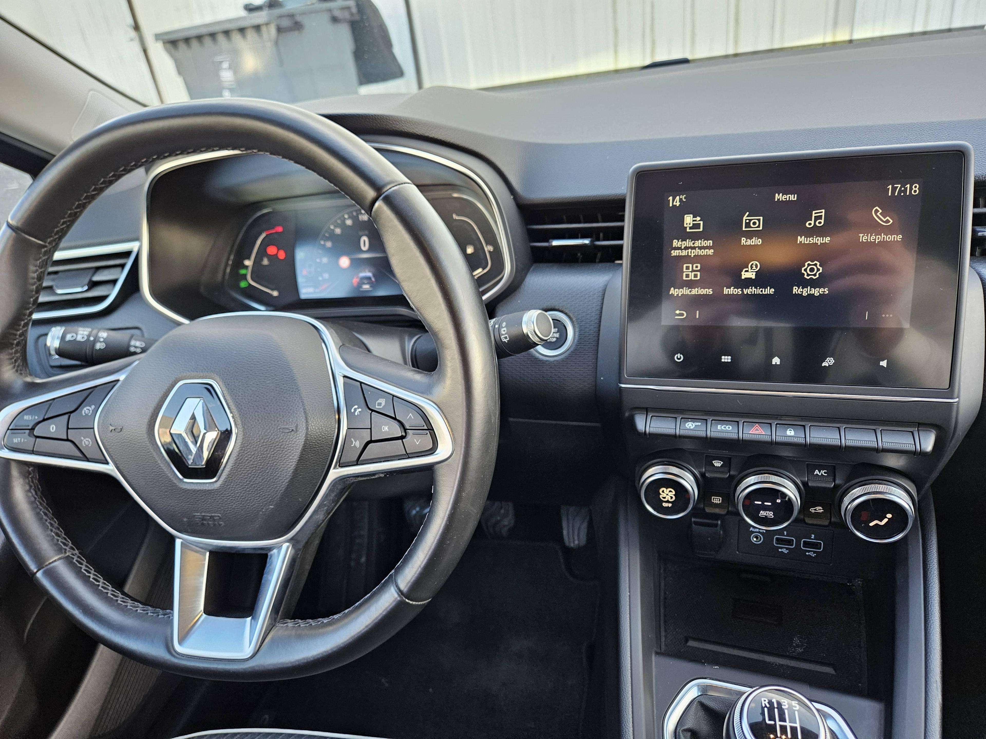 RENAULT CLIO