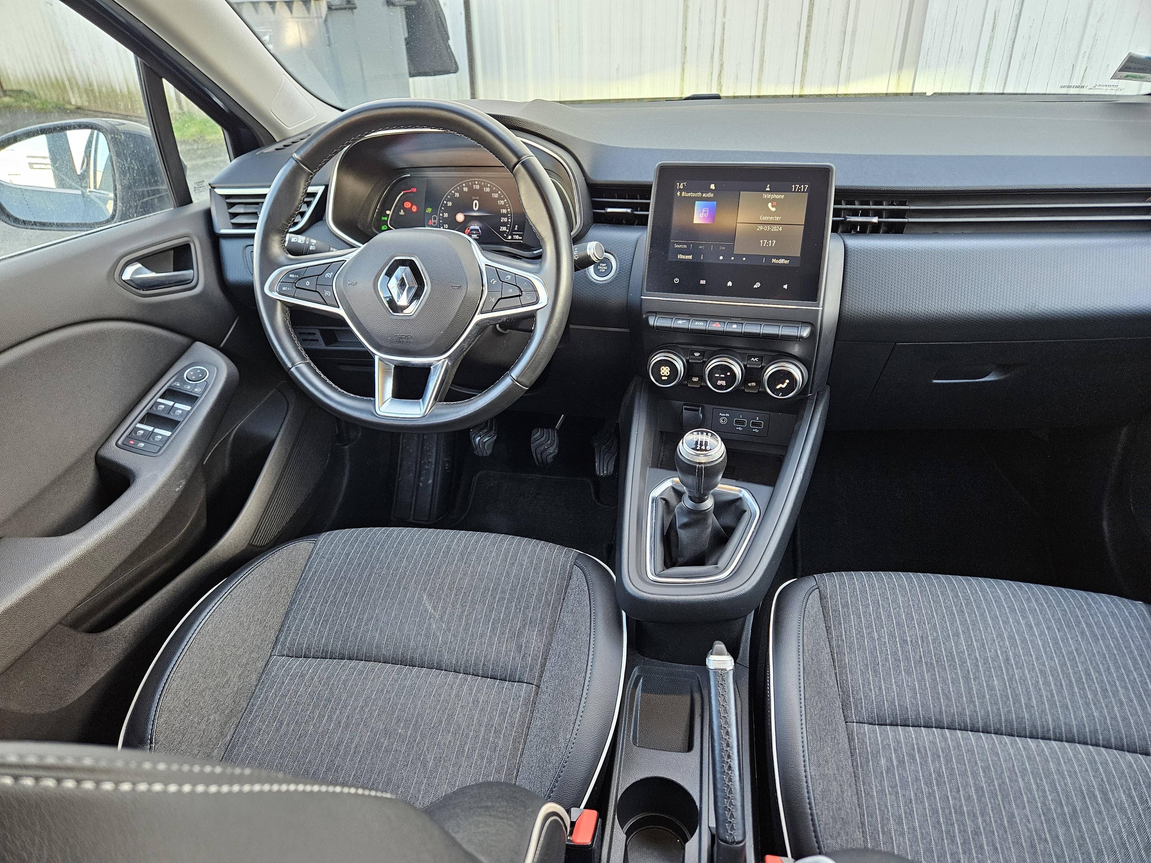 RENAULT CLIO