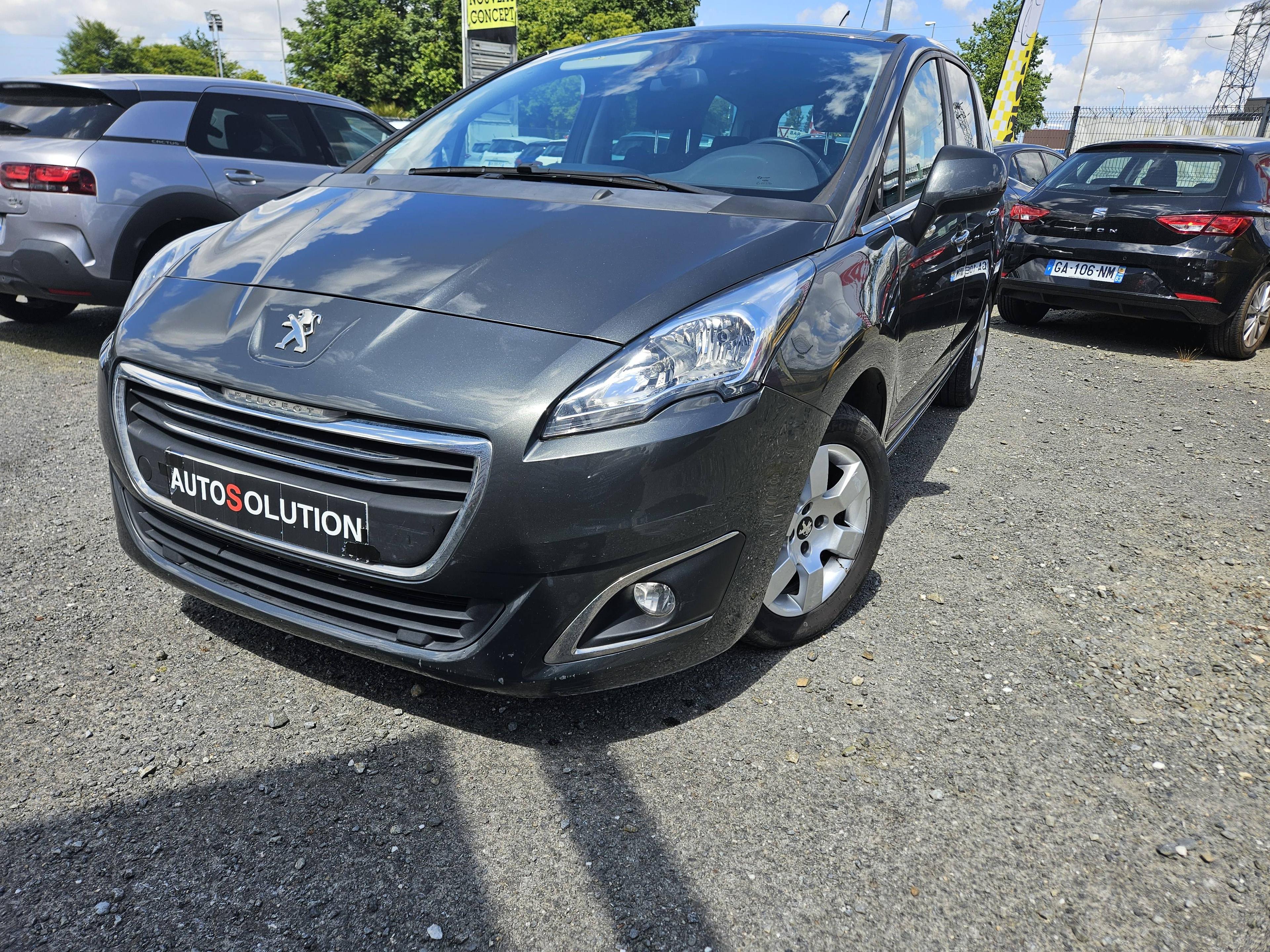 PEUGEOT 5008