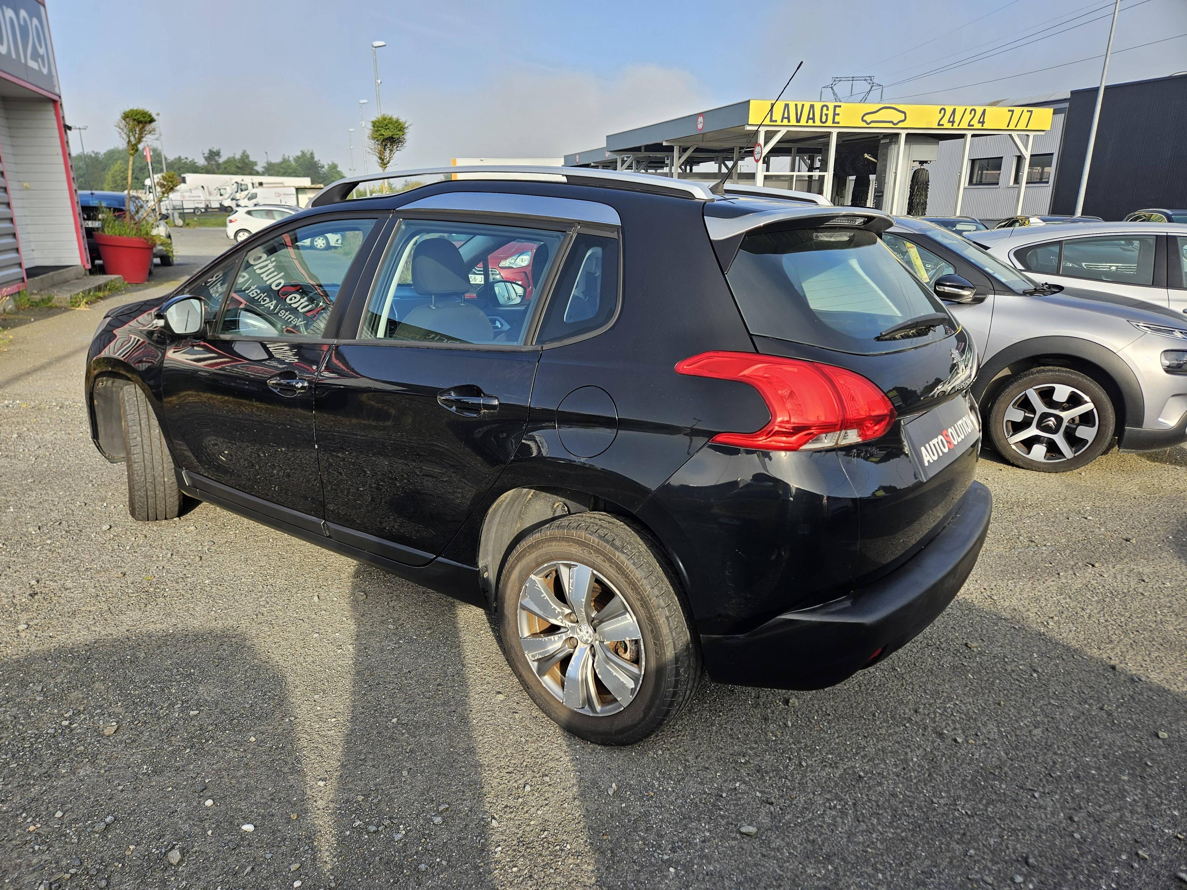 PEUGEOT 2008