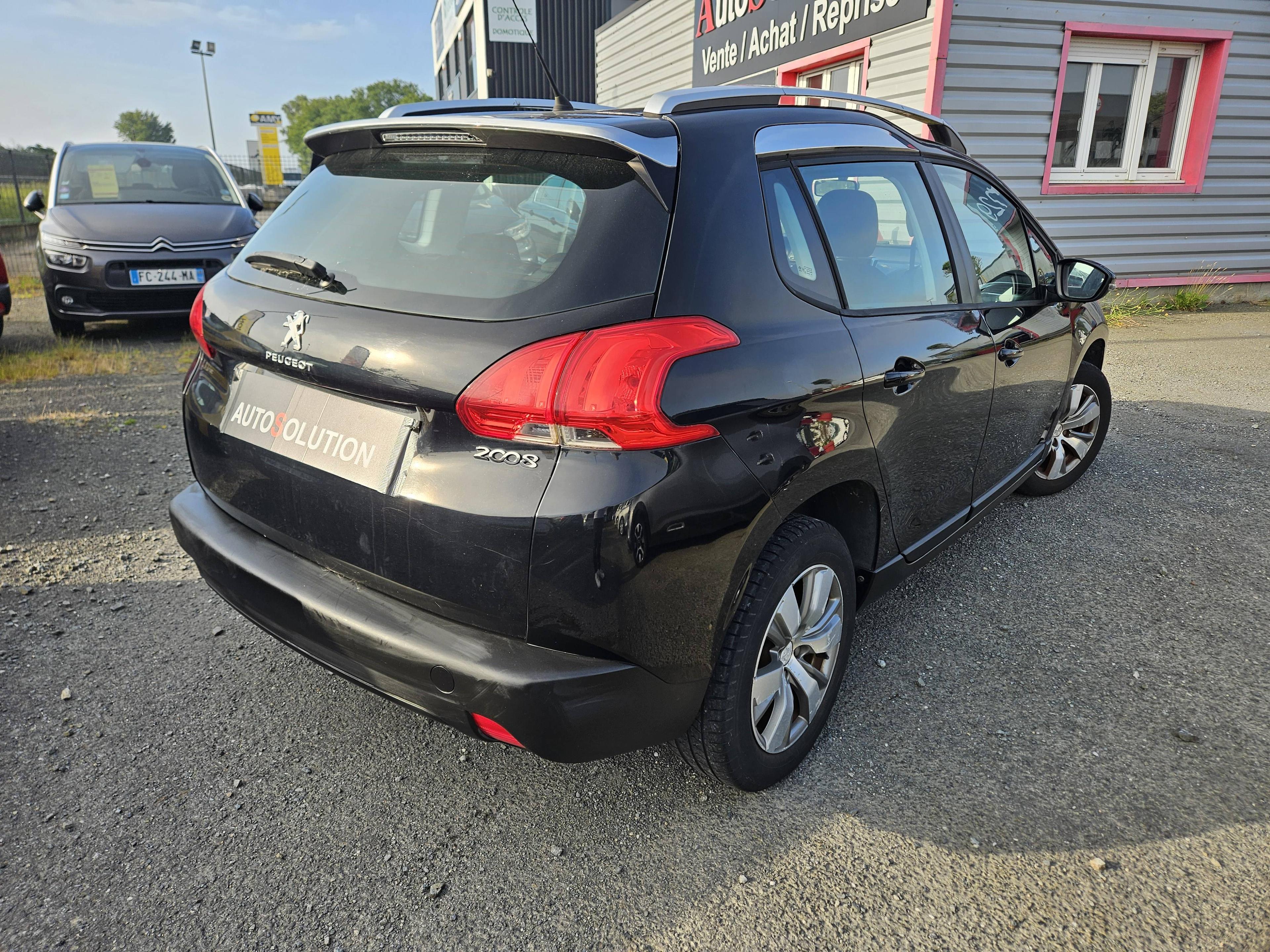 PEUGEOT 2008
