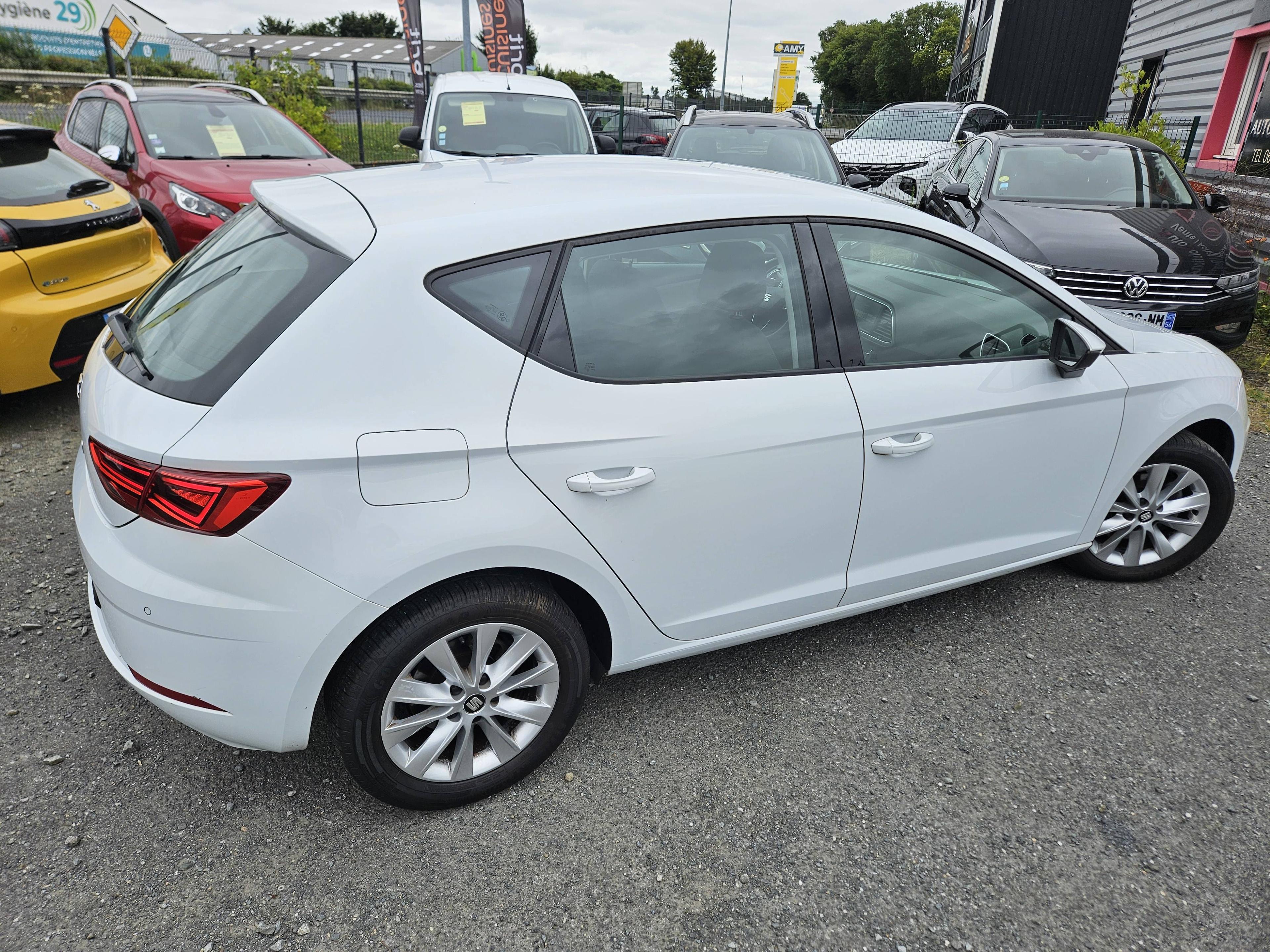SEAT LEON