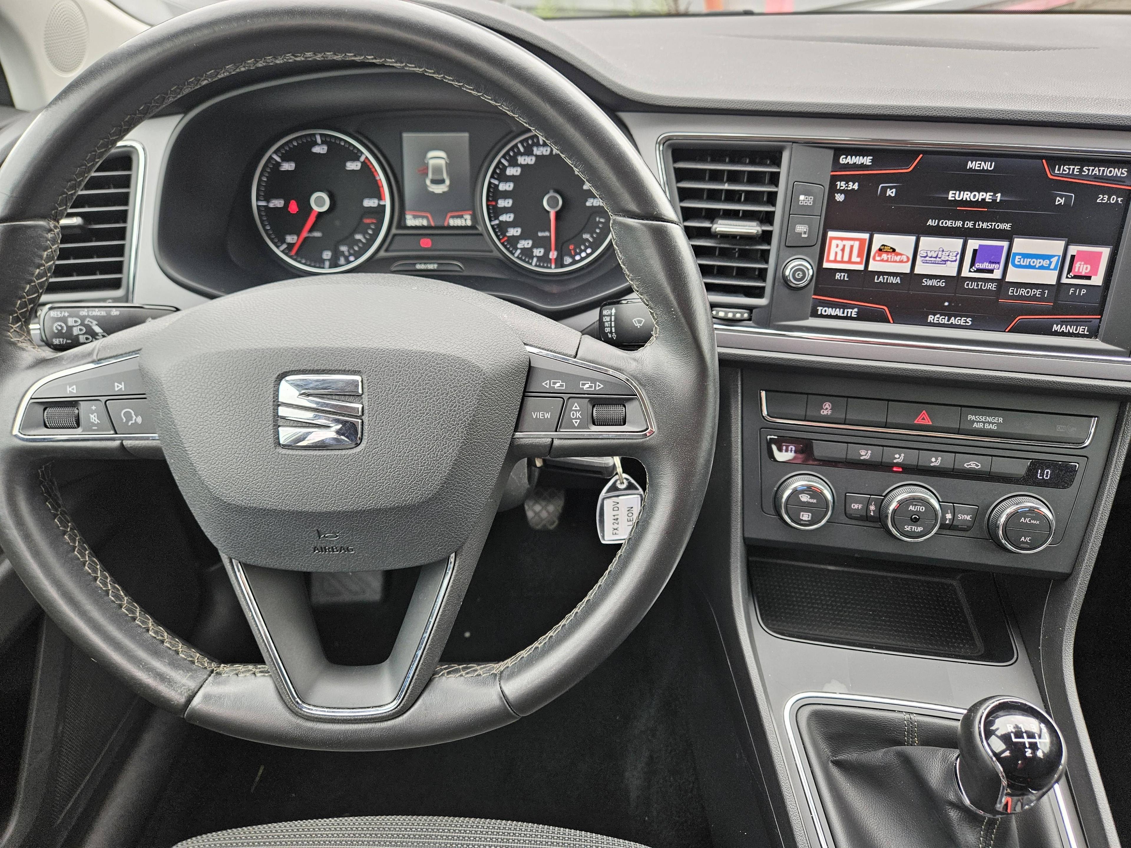 SEAT LEON