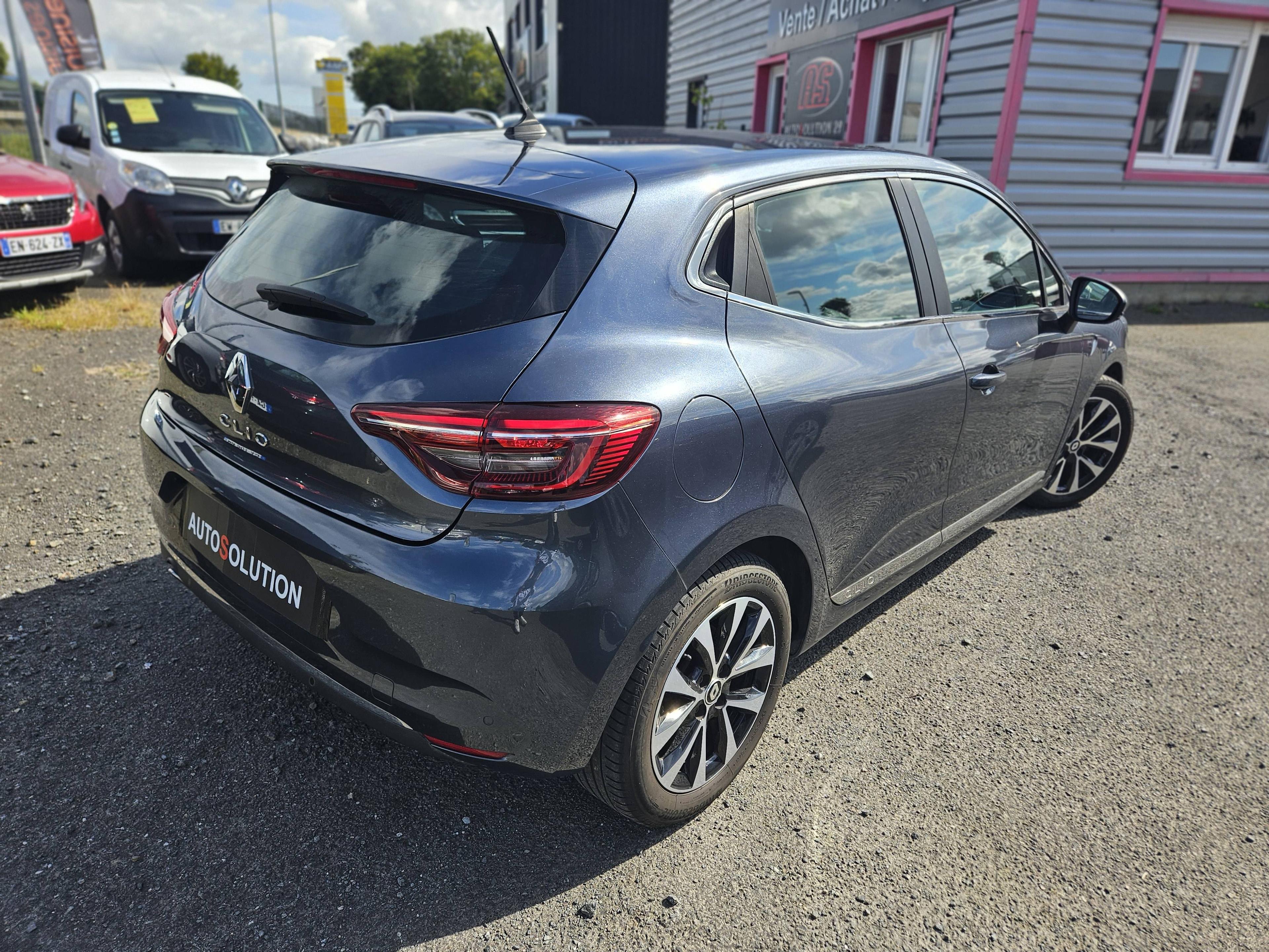 RENAULT CLIO