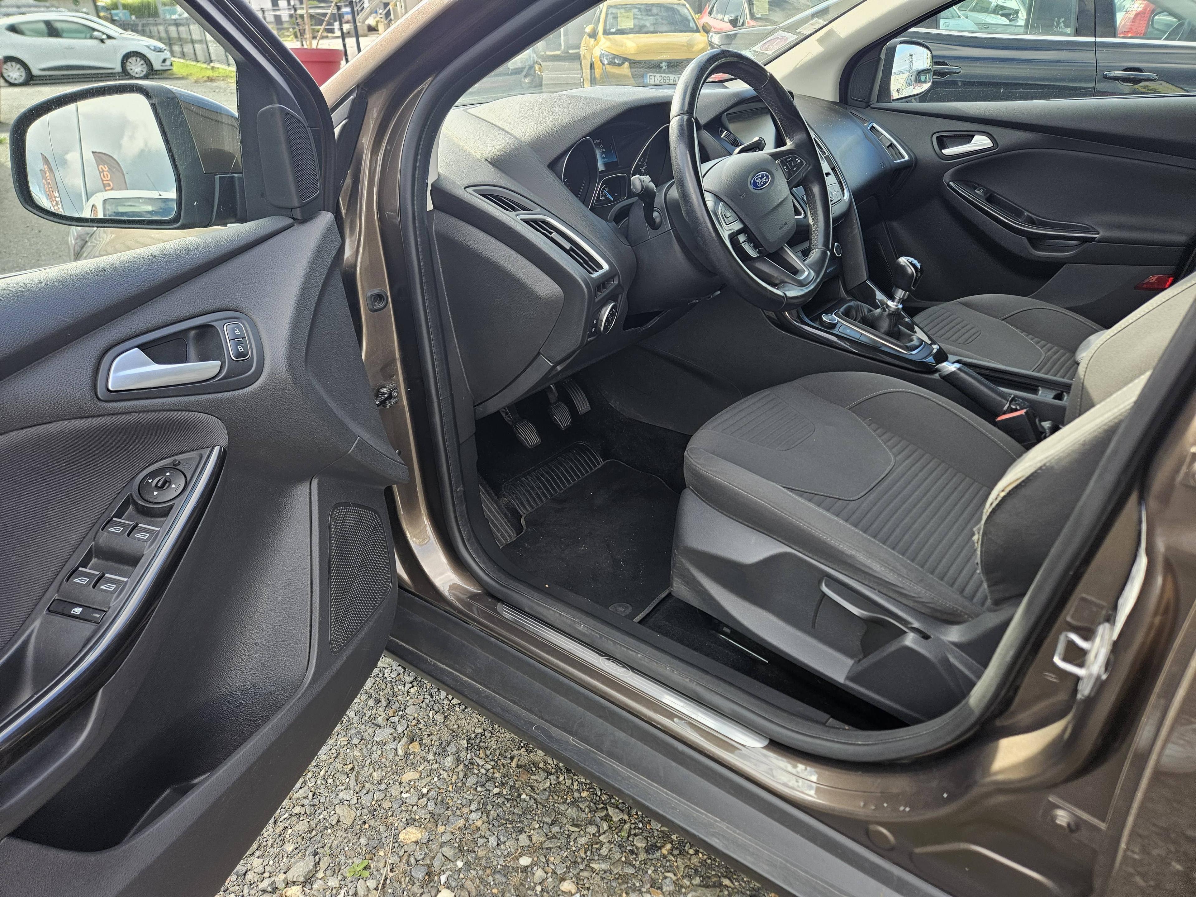 FORD FOCUS