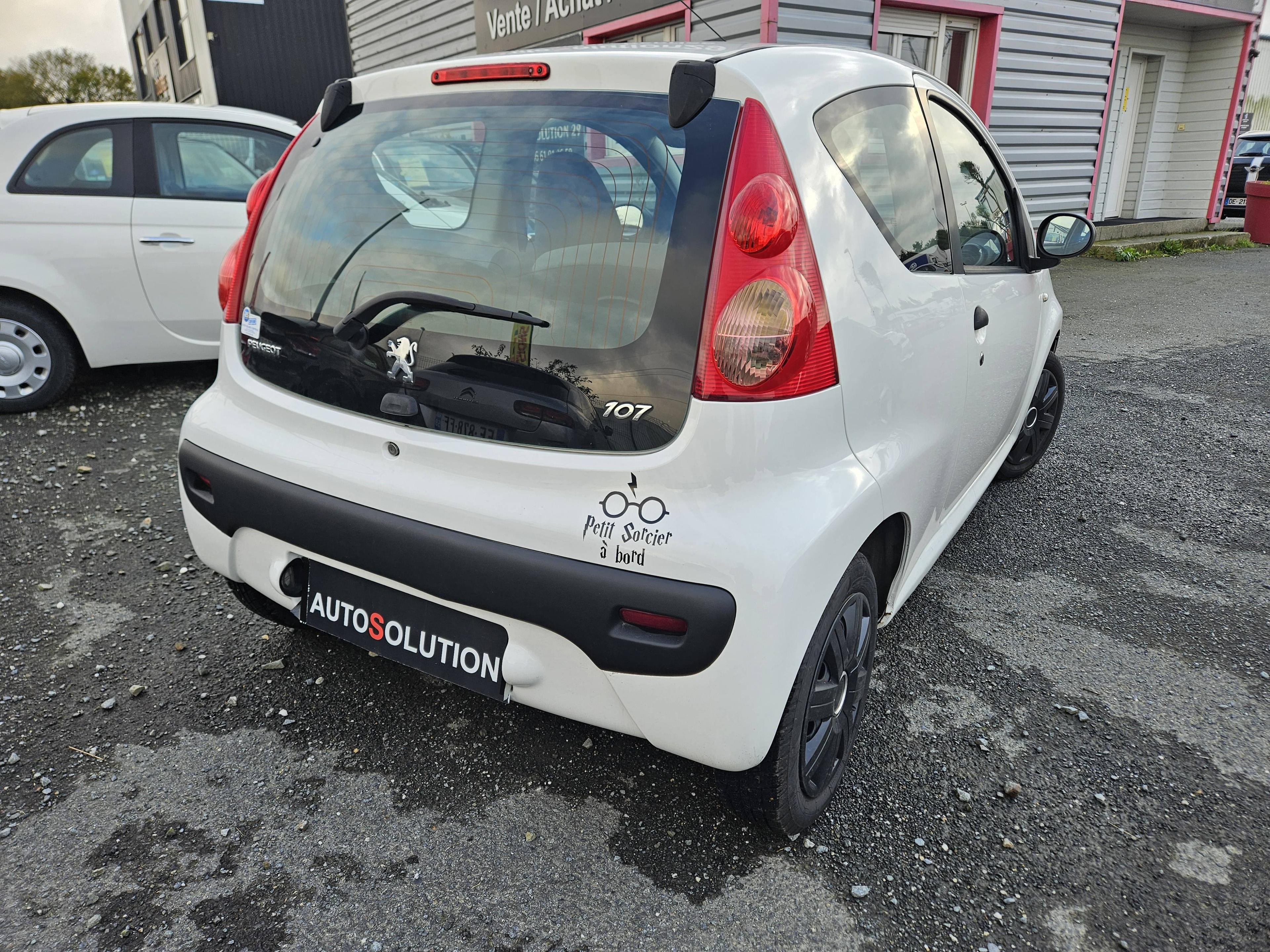 PEUGEOT 107