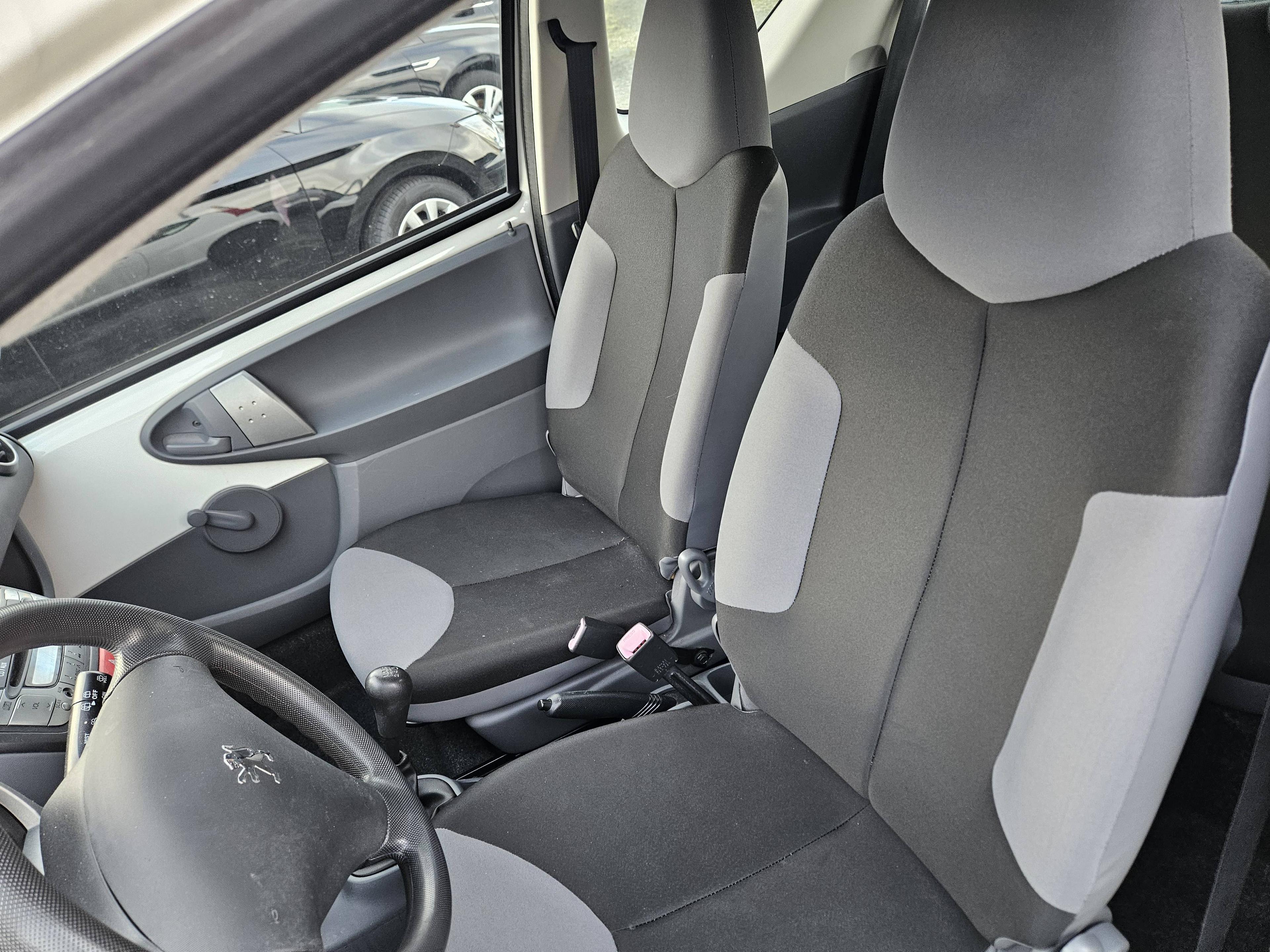 PEUGEOT 107