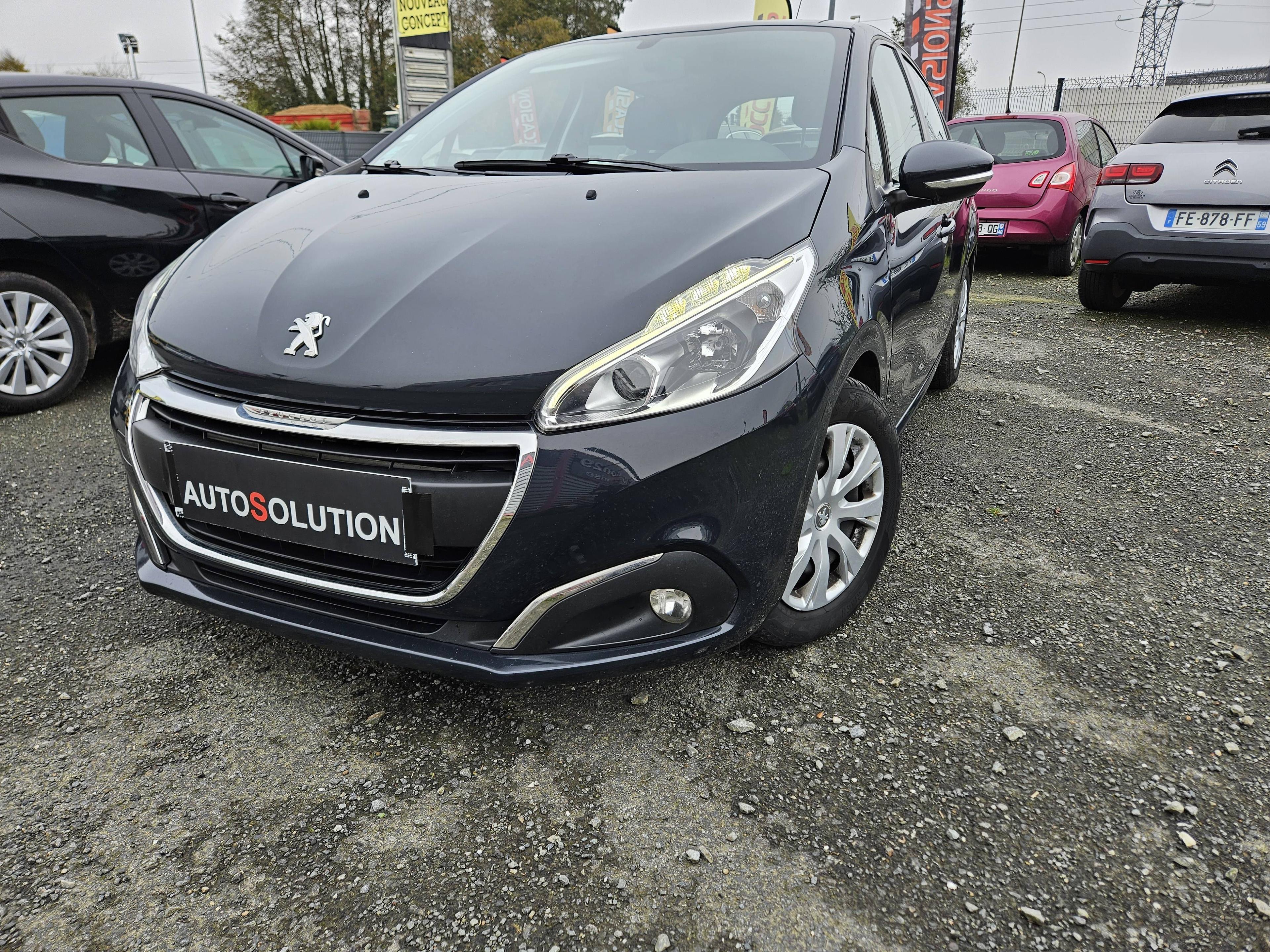 PEUGEOT 208