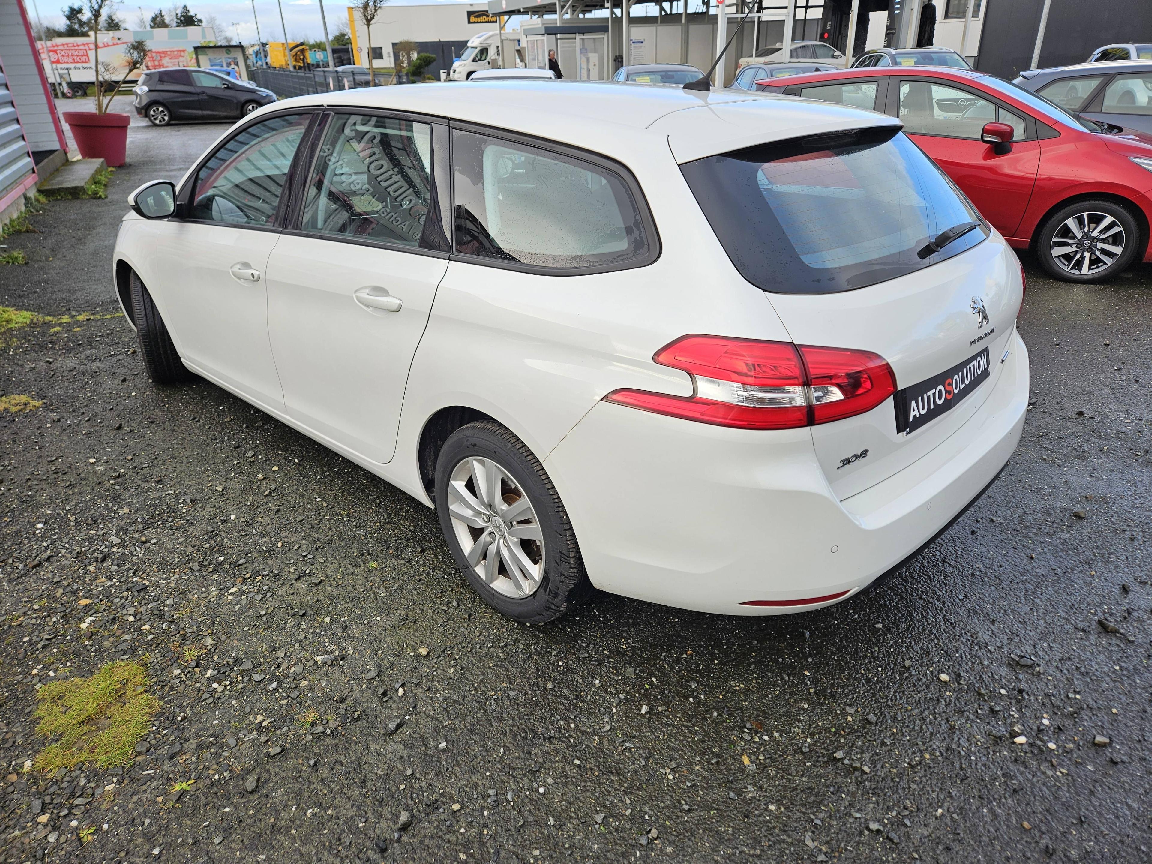 PEUGEOT 308
