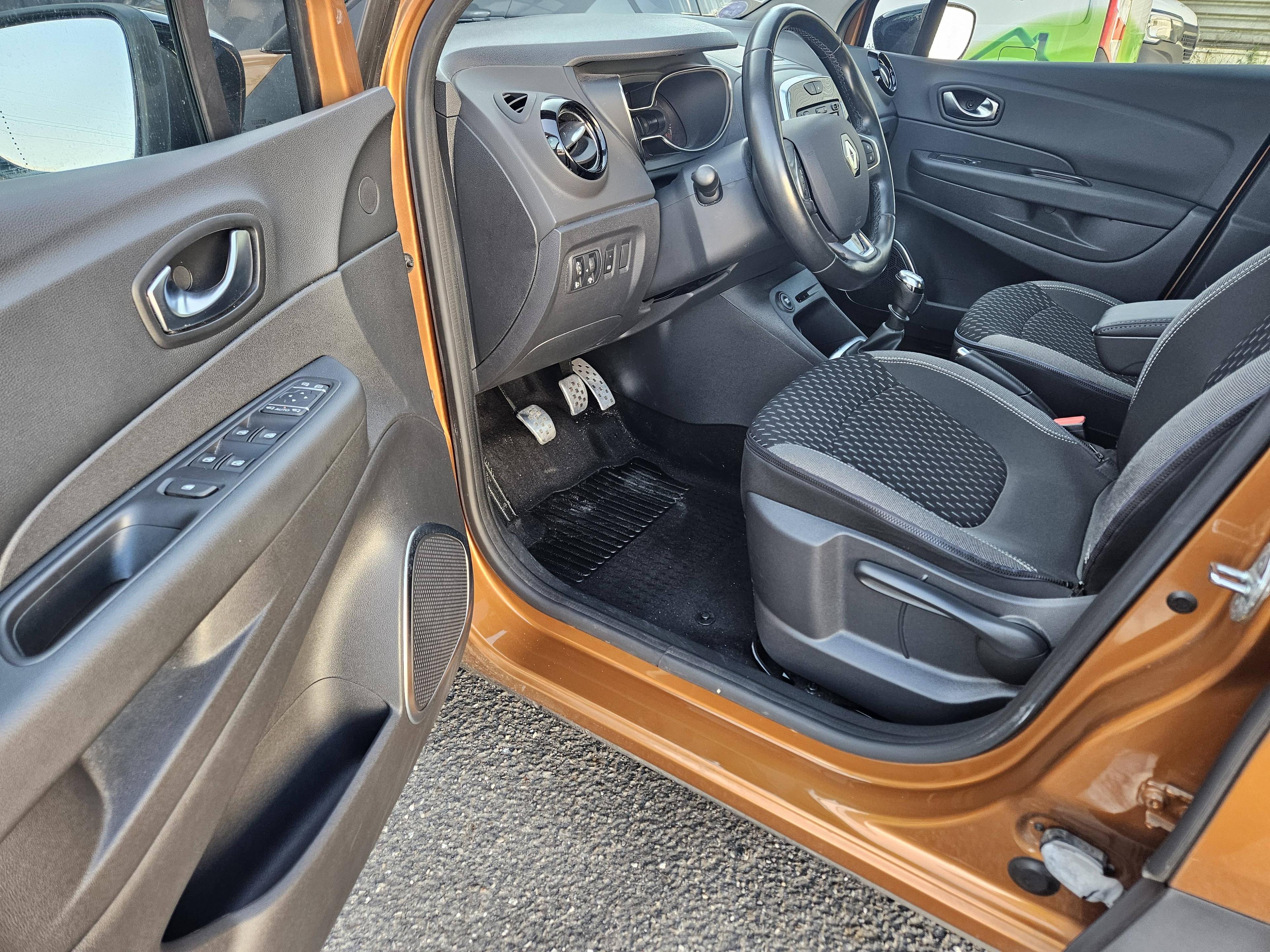RENAULT CAPTUR