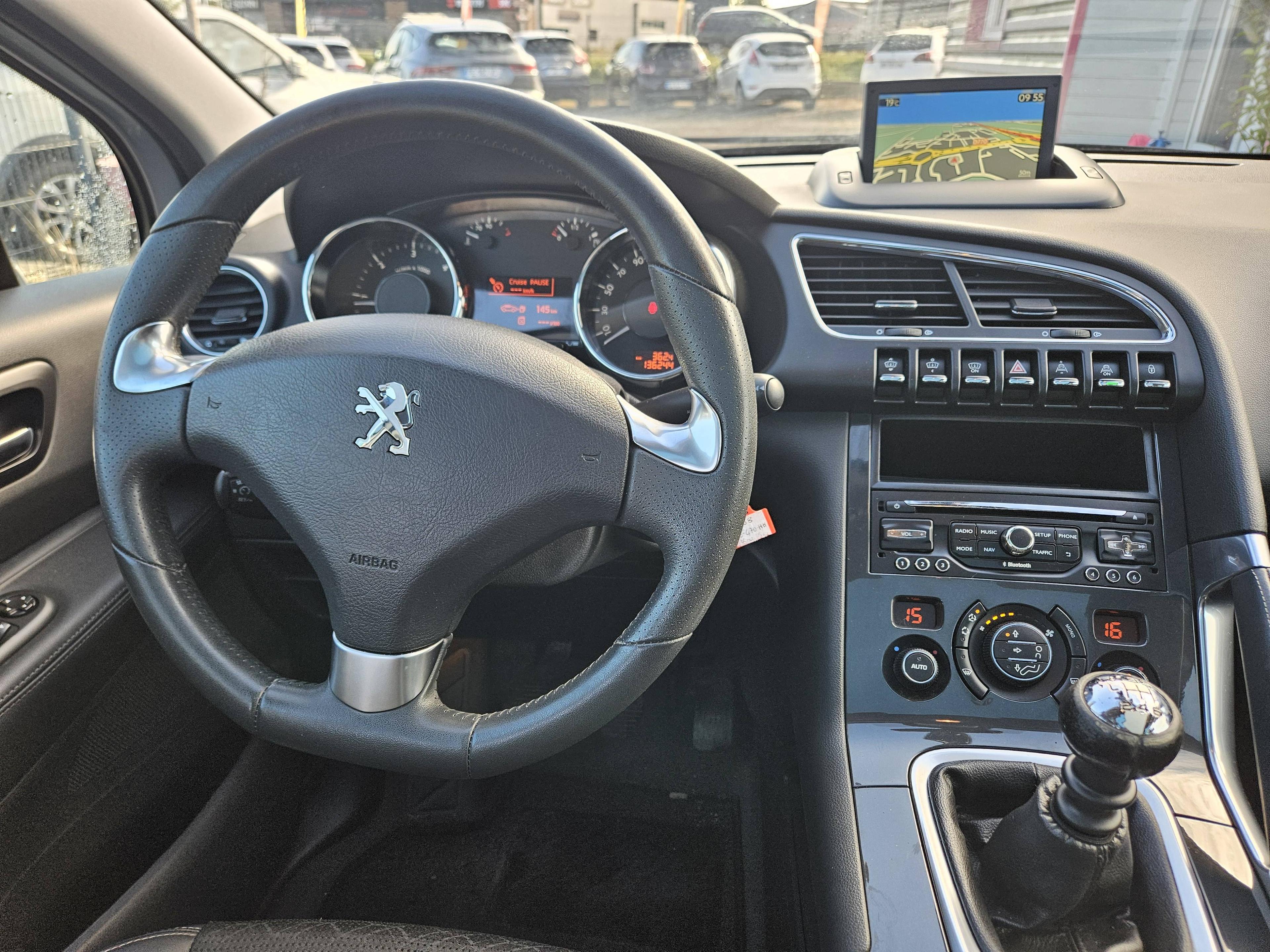 PEUGEOT 3008
