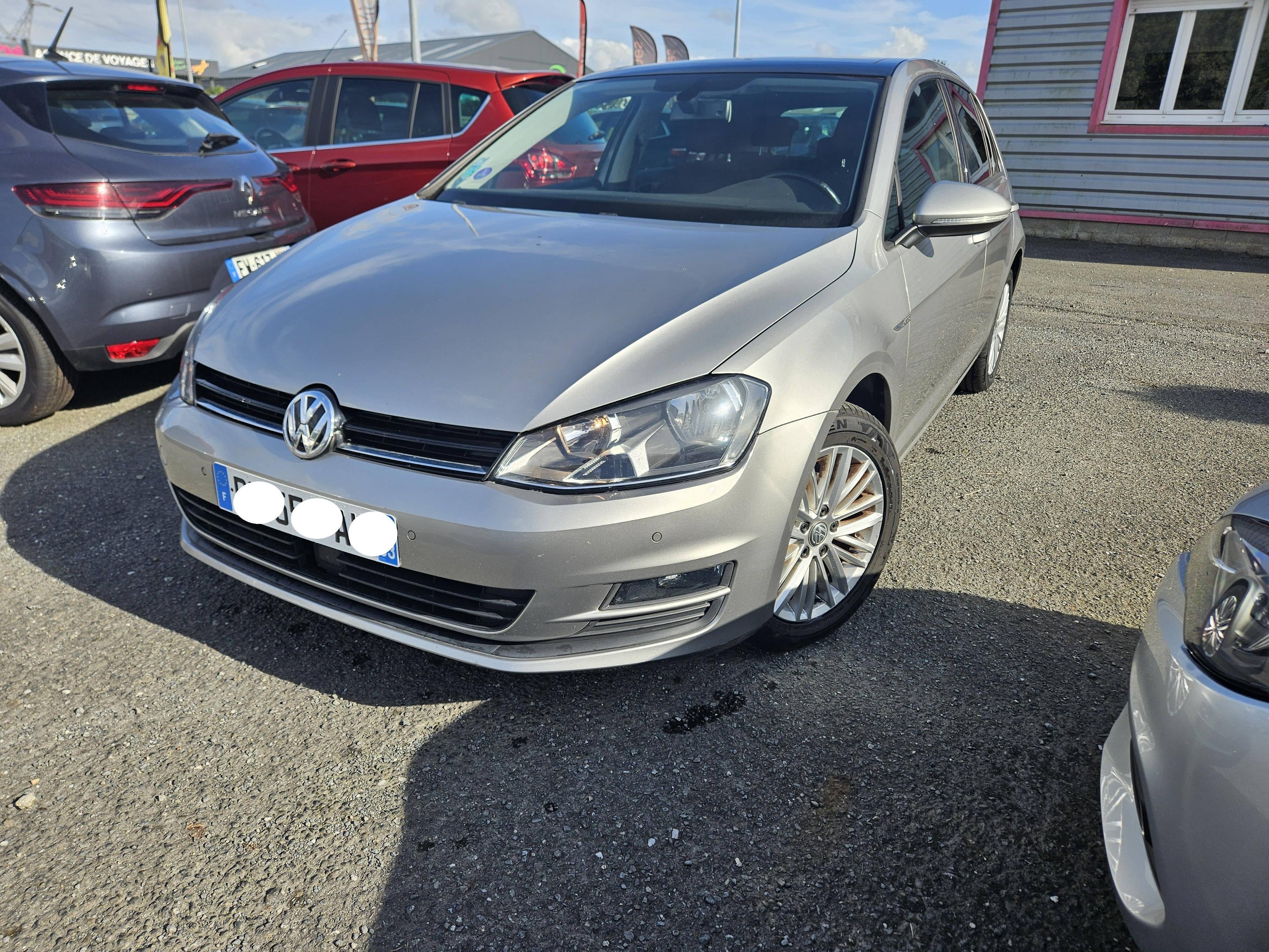 VOLKSWAGEN GOLF