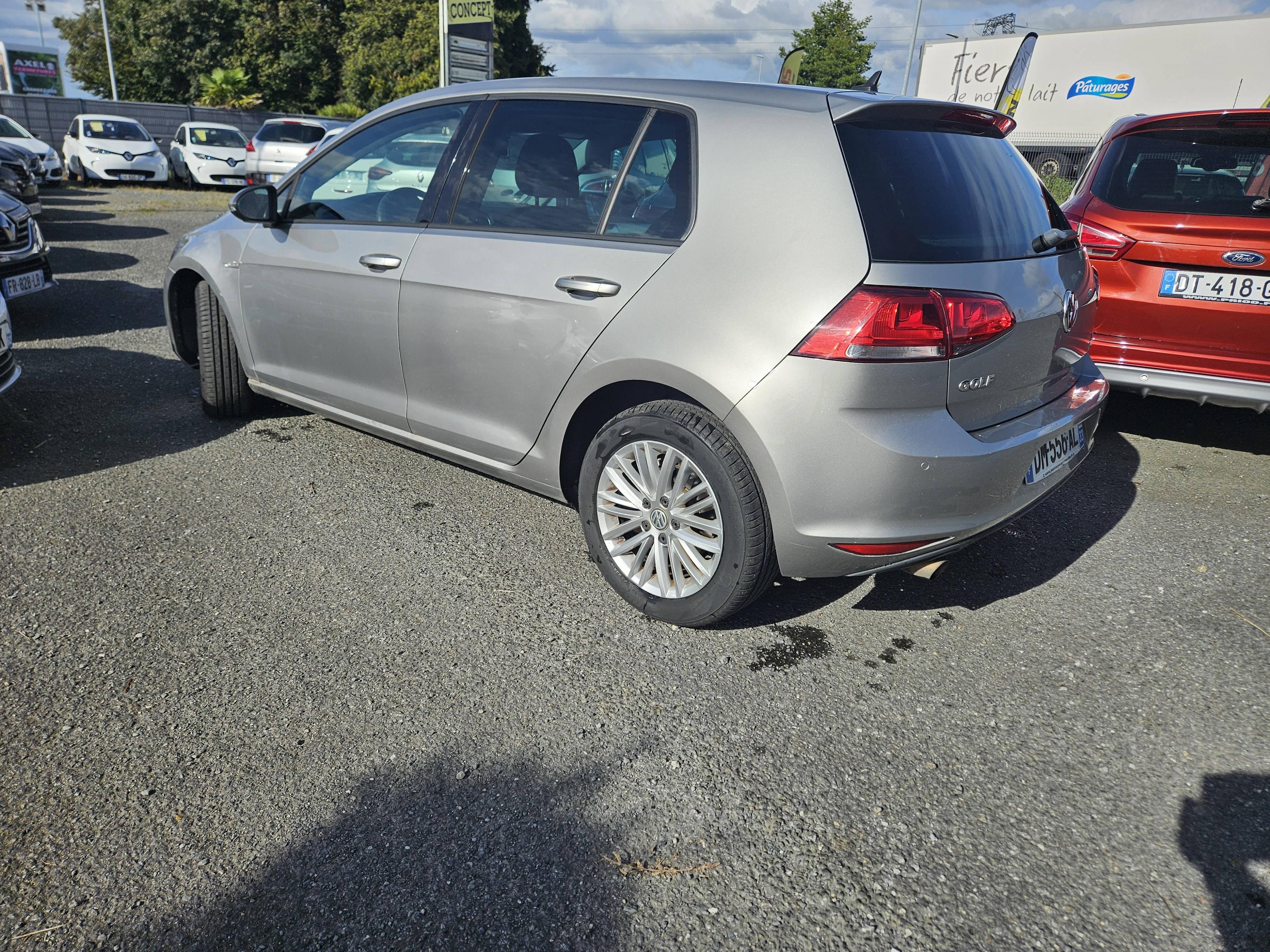 VOLKSWAGEN GOLF