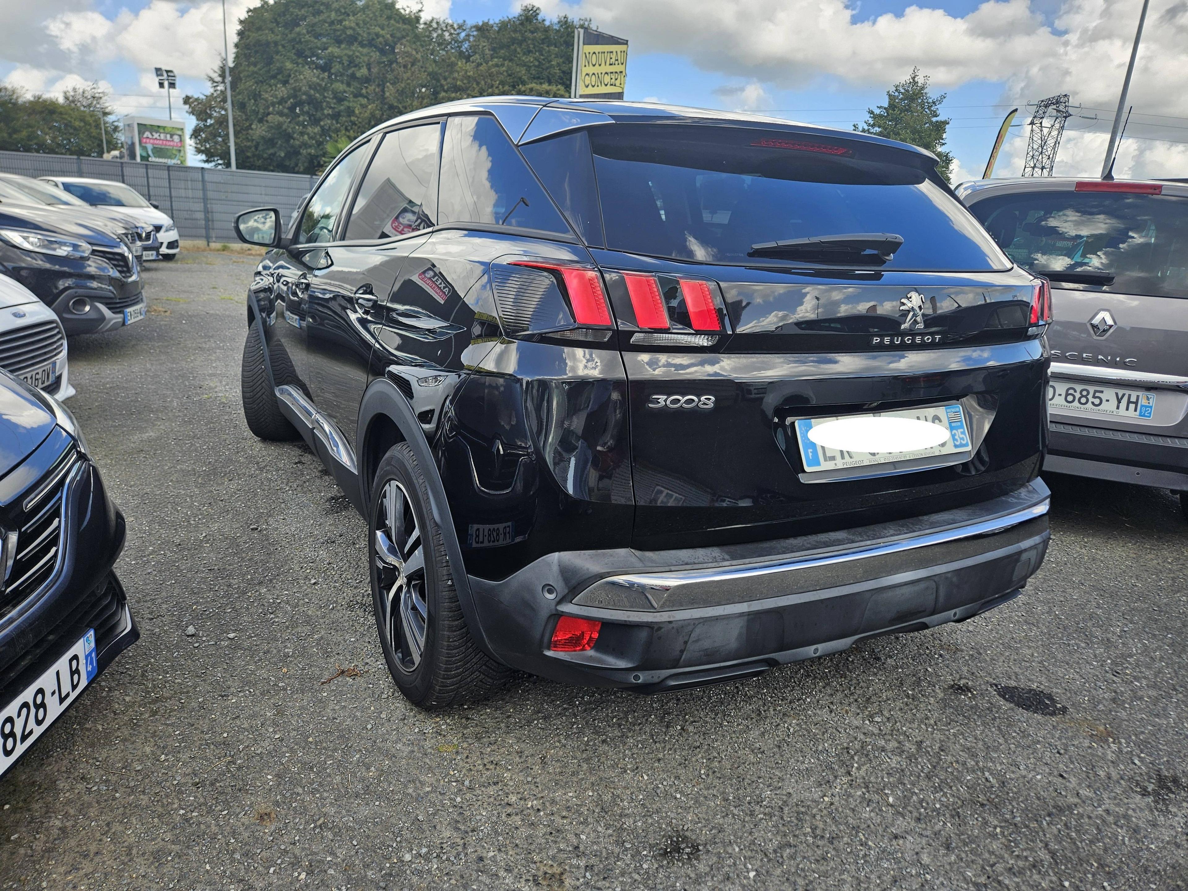 PEUGEOT 3008