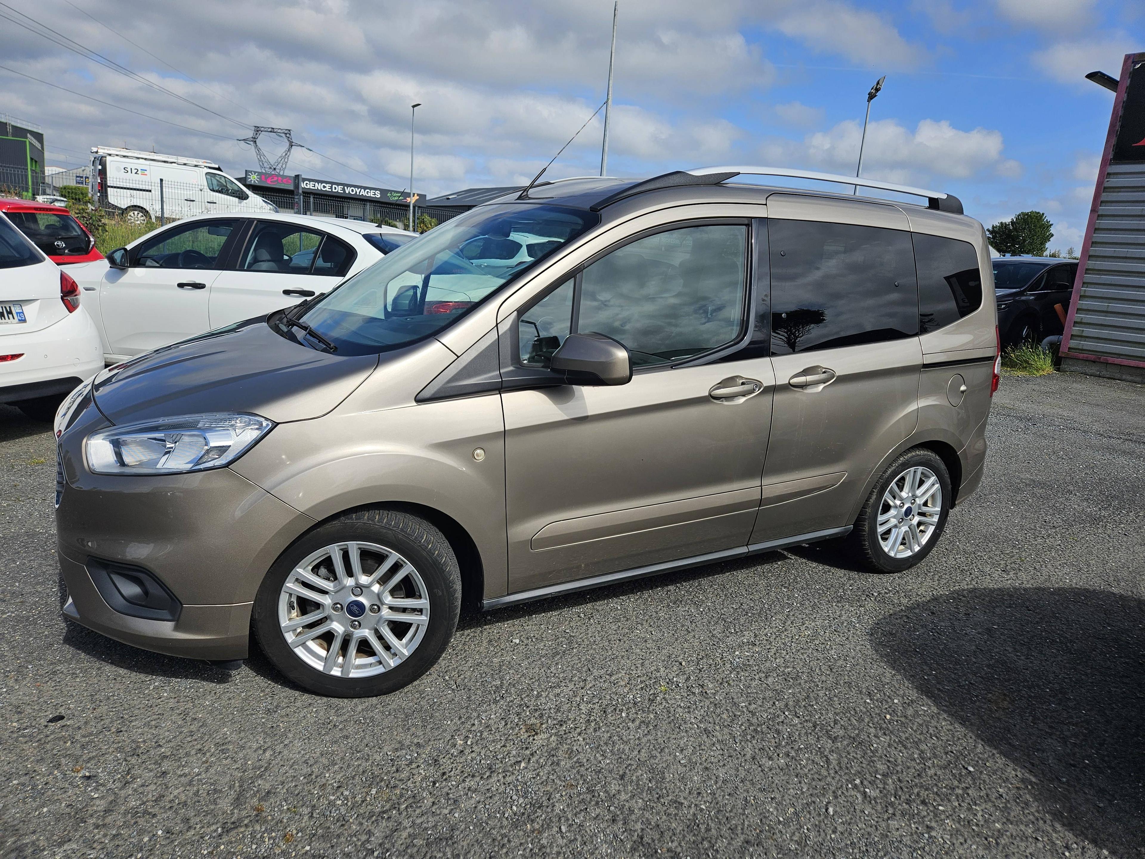 FORD TOURNÉO COURIER