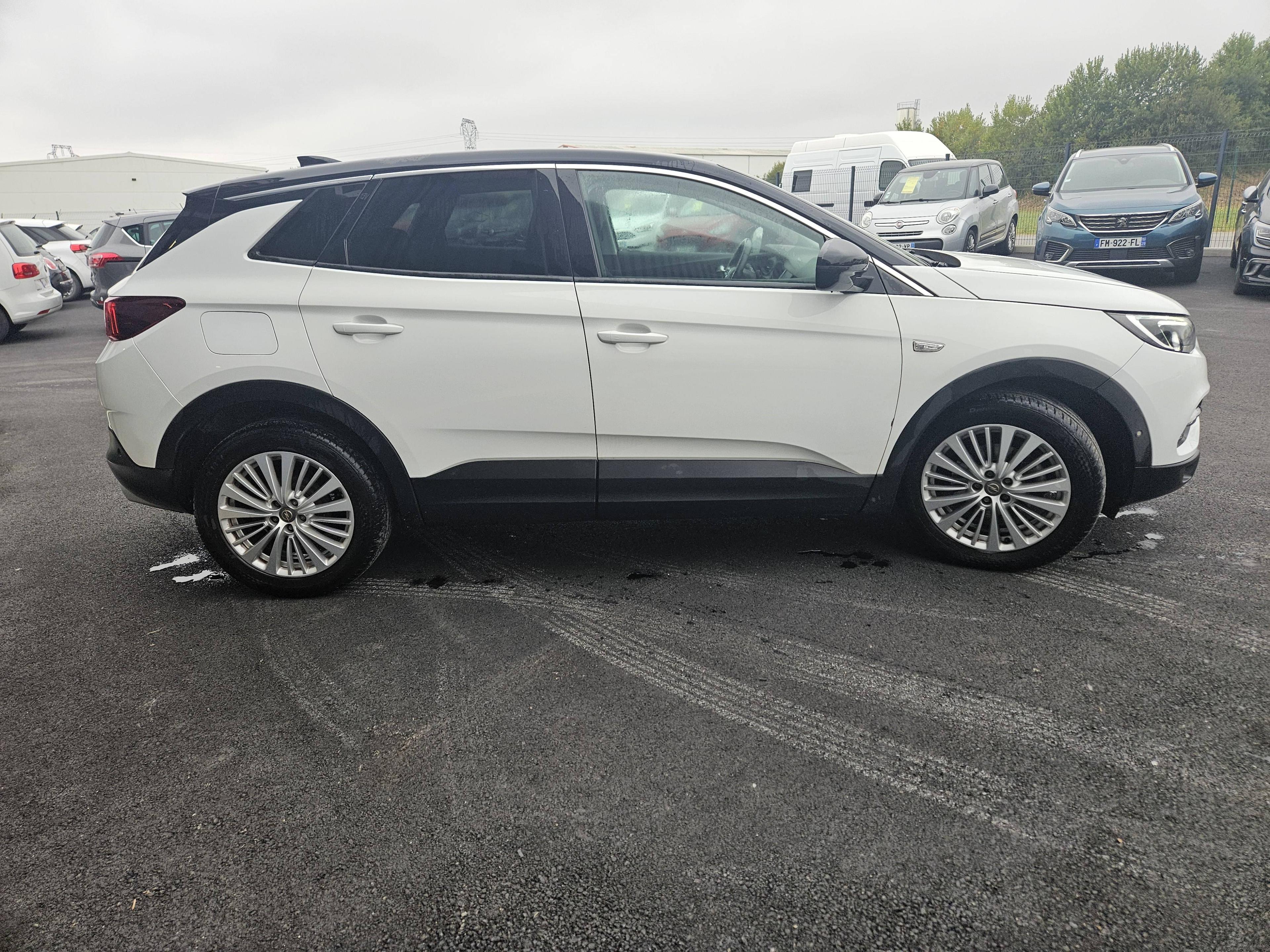 OPEL GRANDLAND X
