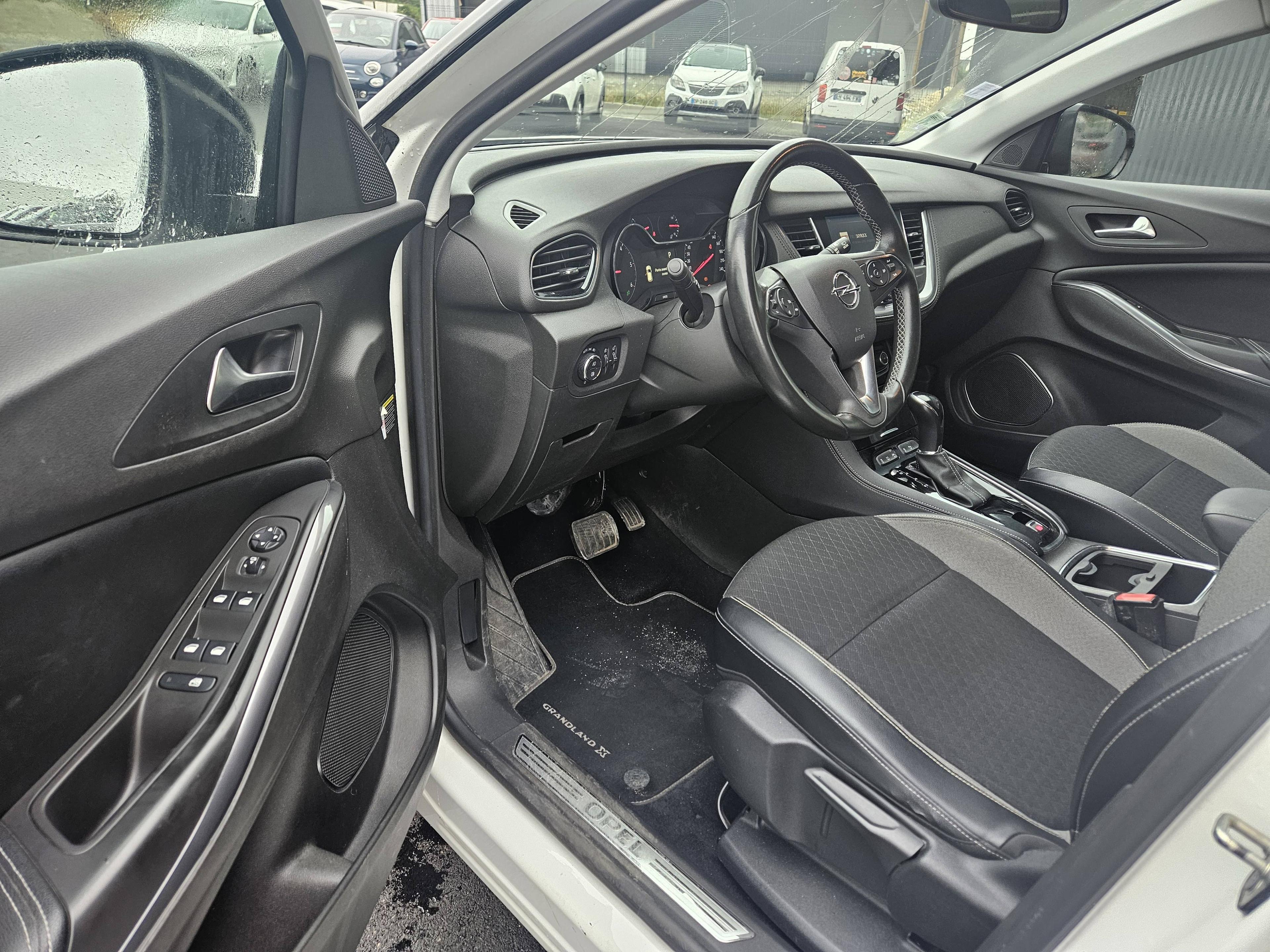 OPEL GRANDLAND X