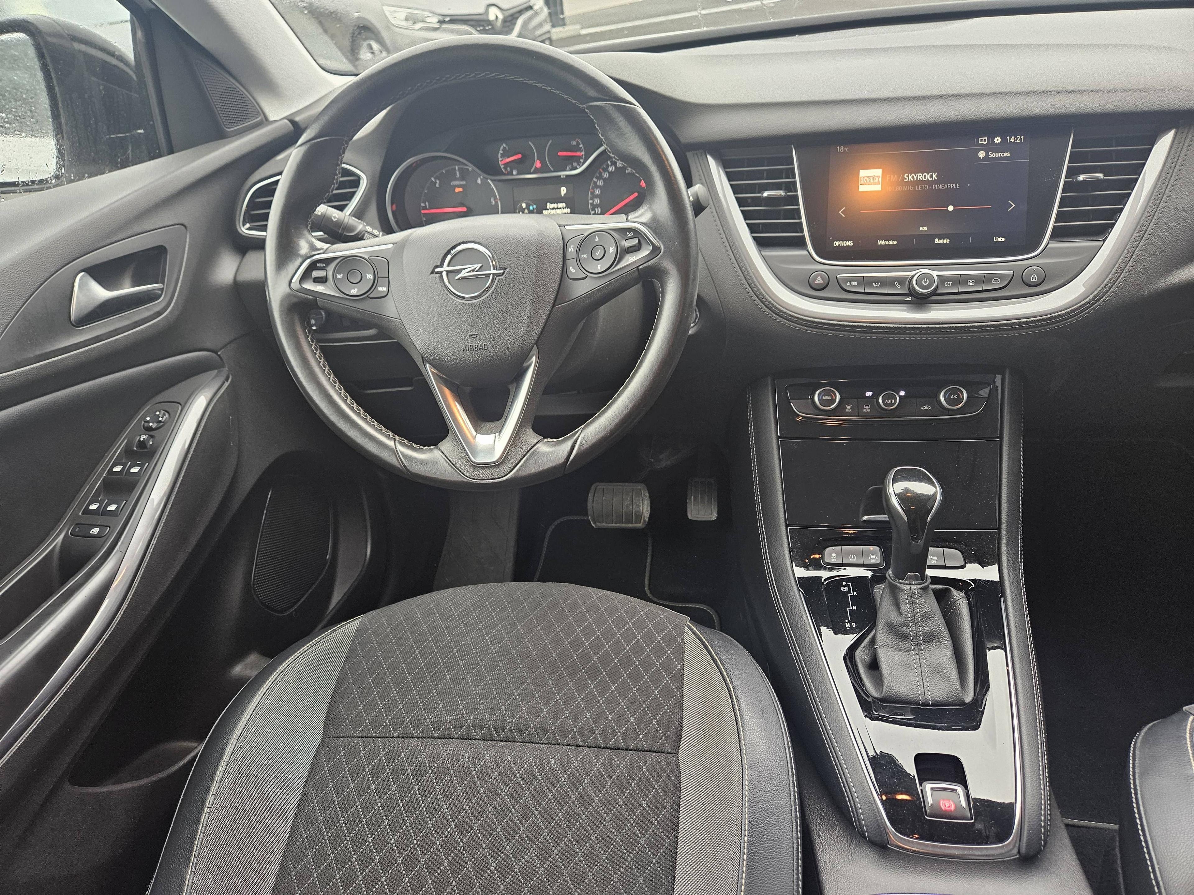 OPEL GRANDLAND X