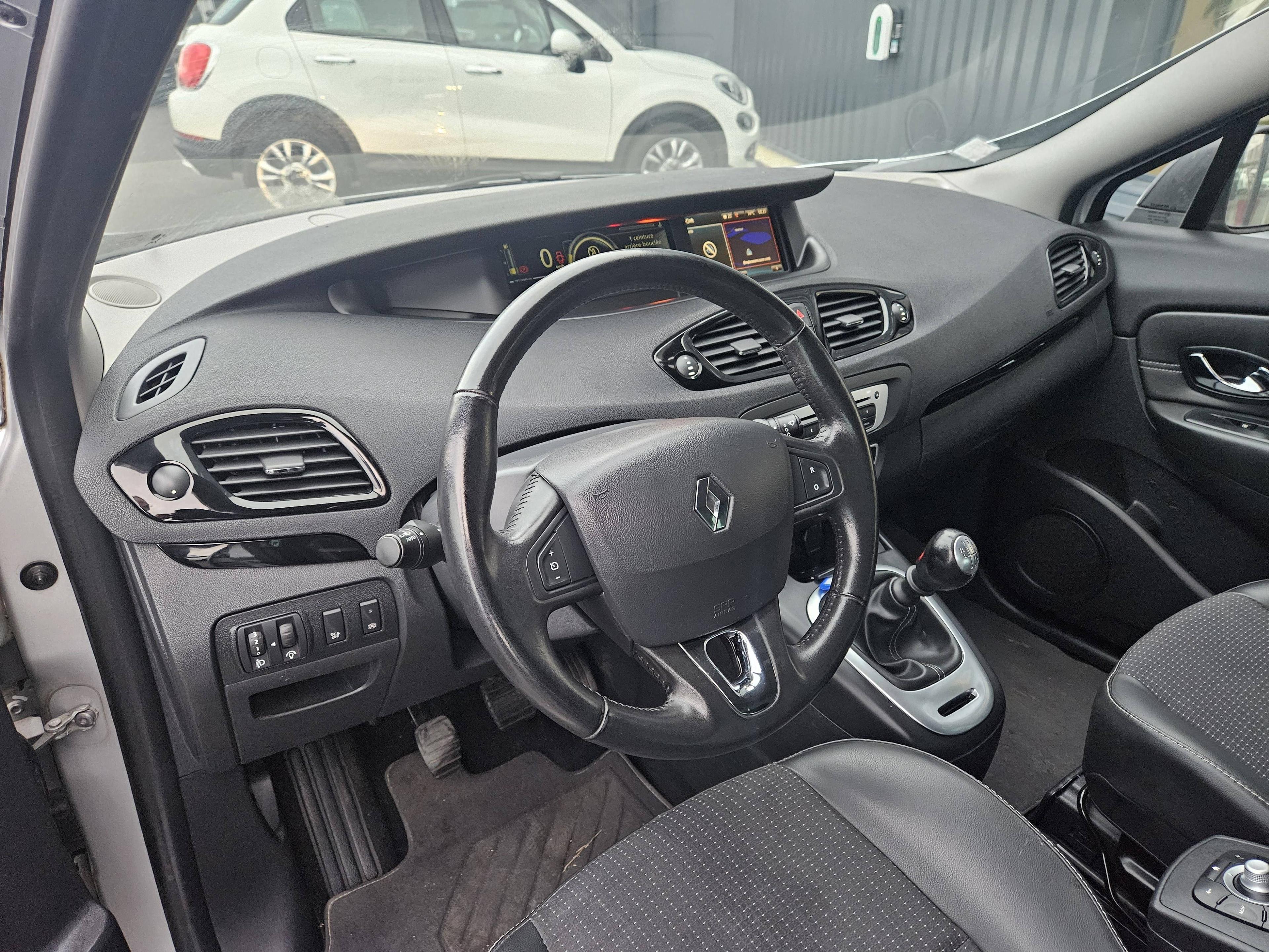 RENAULT SCENIC