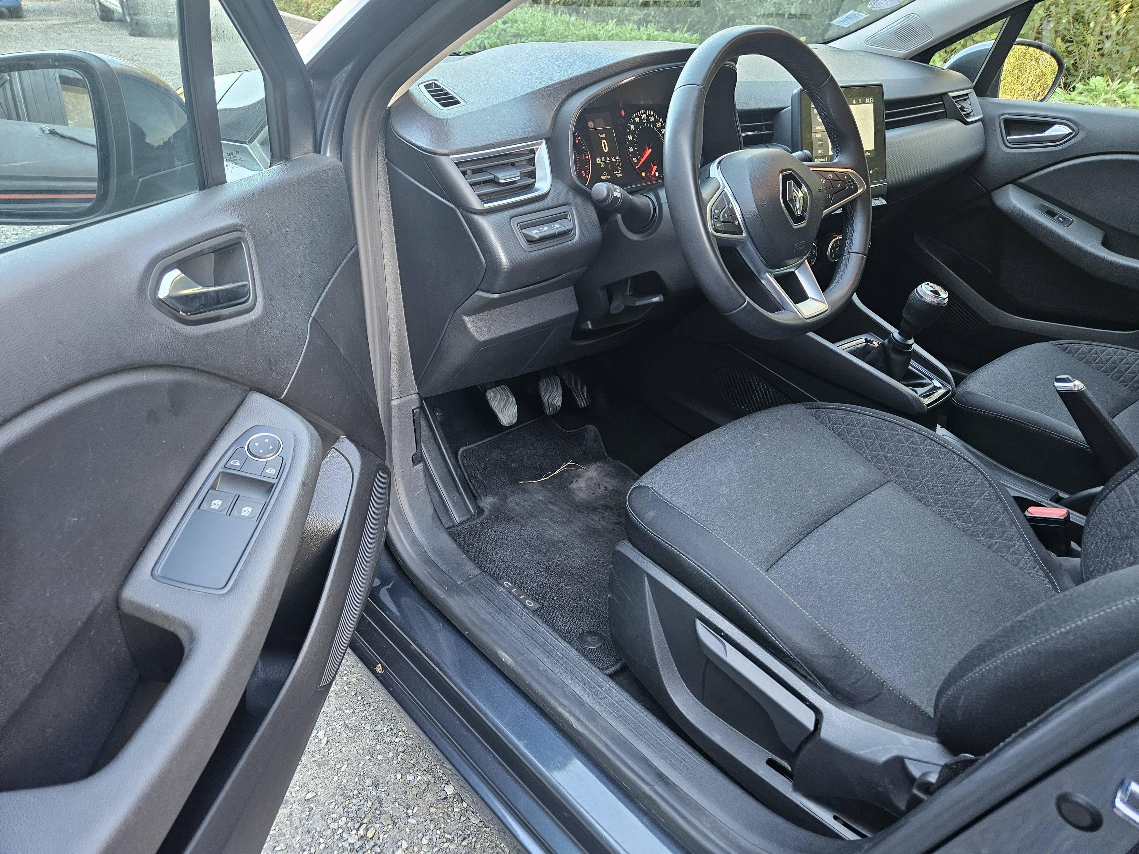 RENAULT CLIO
